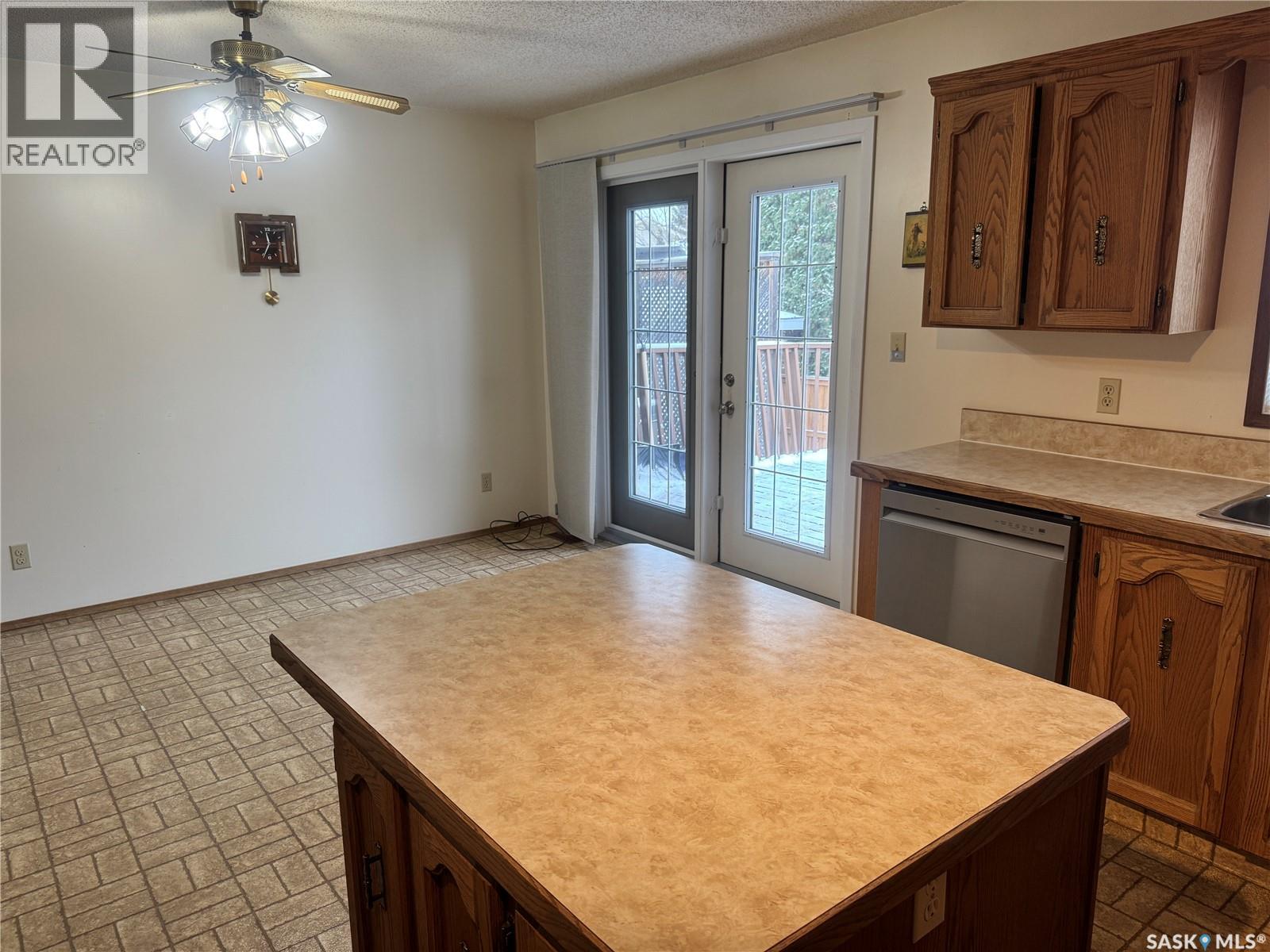 742 Wollaston Court, Saskatoon, Saskatchewan  S7J 4E5 - Photo 16 - SK023704