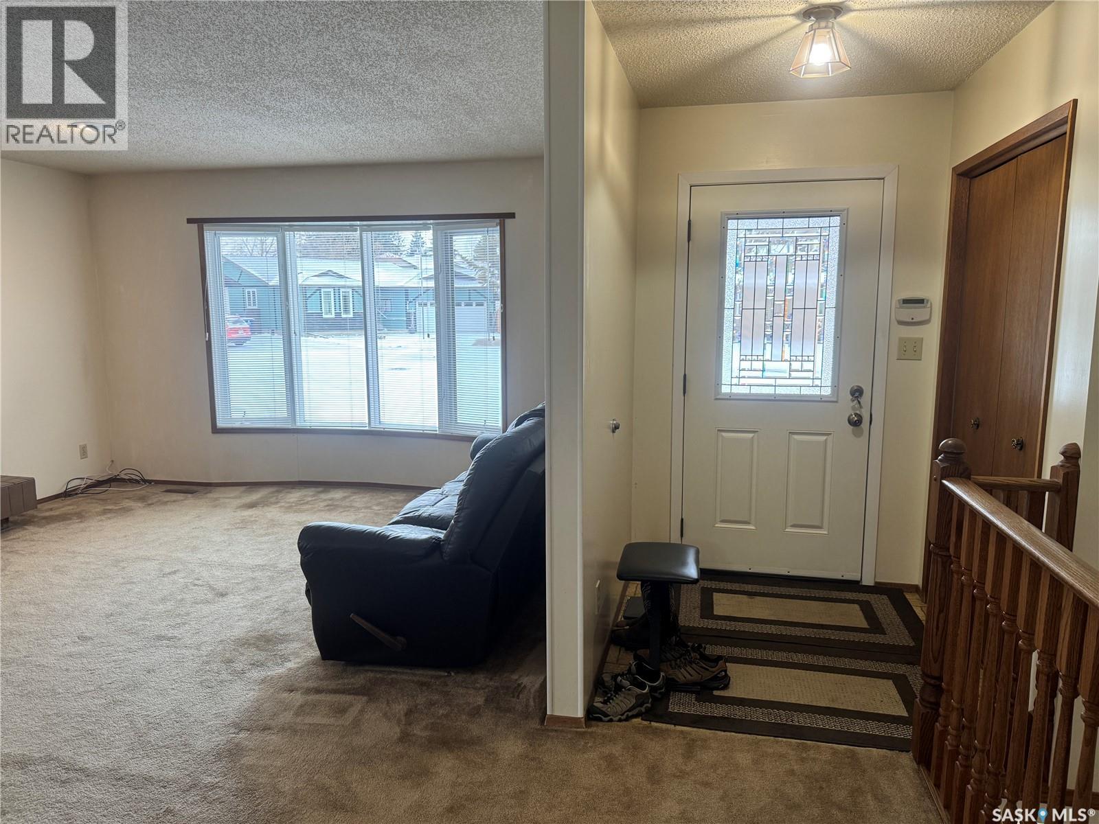 742 Wollaston Court, Saskatoon, Saskatchewan  S7J 4E5 - Photo 5 - SK023704