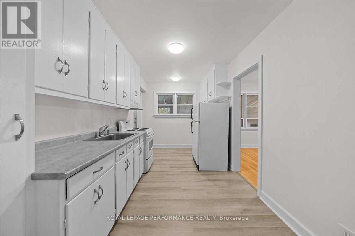 234 Knox Crescent, Ottawa, Ontario K1G 0K8 - Photo 11 - X12525068