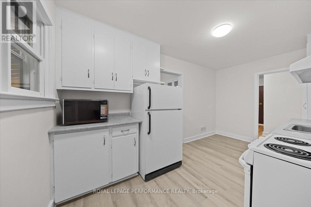 234 Knox Crescent, Ottawa, Ontario K1G 0K8 - Photo 12 - X12525068