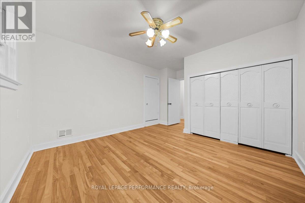 234 Knox Crescent, Ottawa, Ontario K1G 0K8 - Photo 16 - X12525068