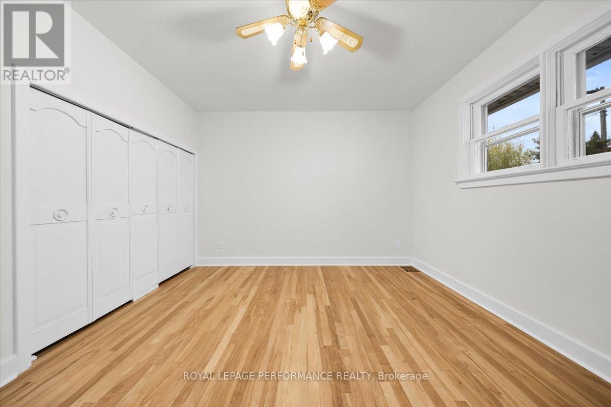 234 Knox Crescent, Ottawa, Ontario K1G 0K8 - Photo 17 - X12525068