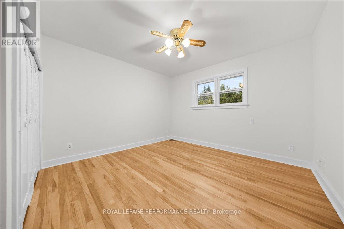 234 Knox Crescent, Ottawa, Ontario K1G 0K8 - Photo 18 - X12525068