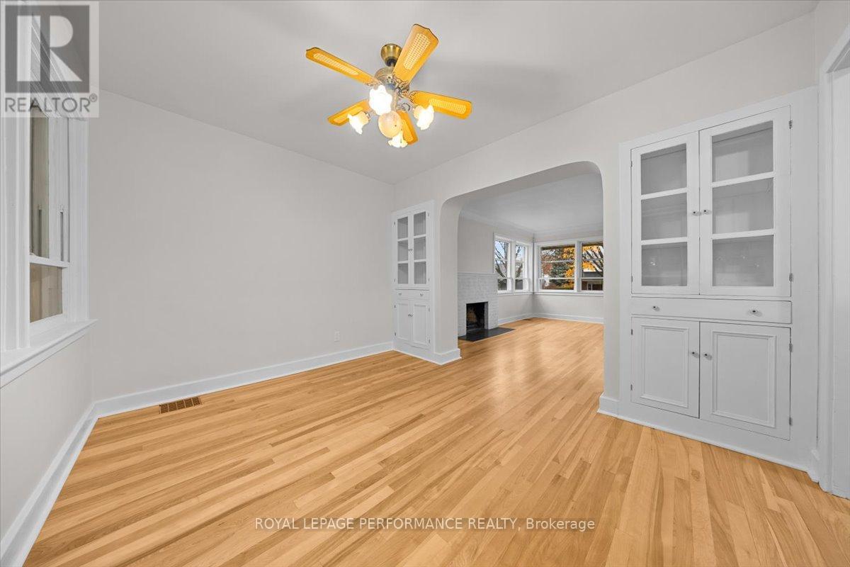 234 Knox Crescent, Ottawa, Ontario K1G 0K8 - Photo 7 - X12525068