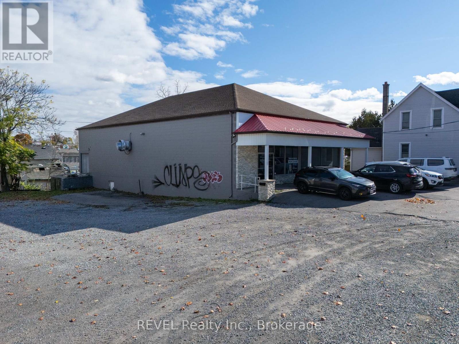 26 Pine Street, Thorold, Ontario  L2V 3L2 - Photo 6 - X12525066