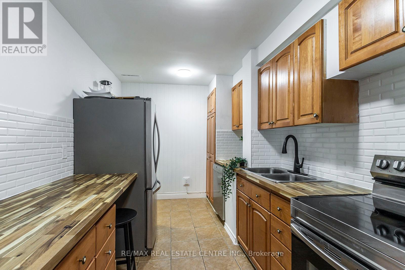 124 - 2095 Roche Court, Mississauga, Ontario L5K 2C8 - Photo 14 - W12419076