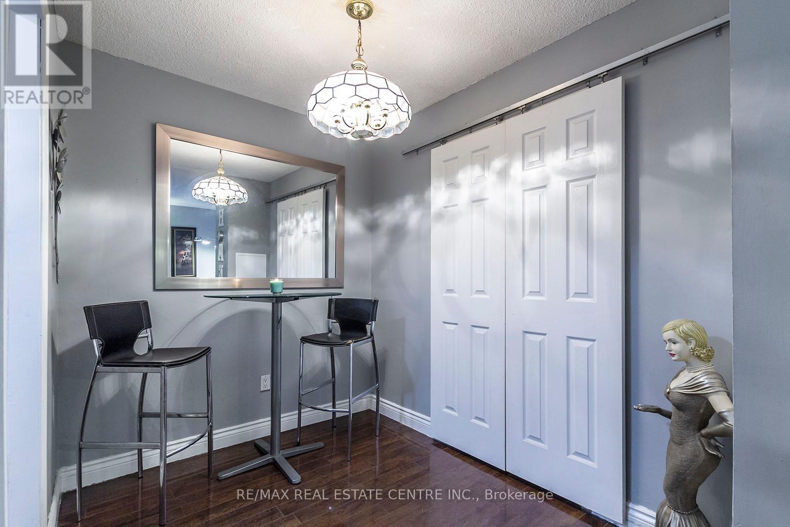 124 - 2095 Roche Court, Mississauga, Ontario L5K 2C8 - Photo 19 - W12419076