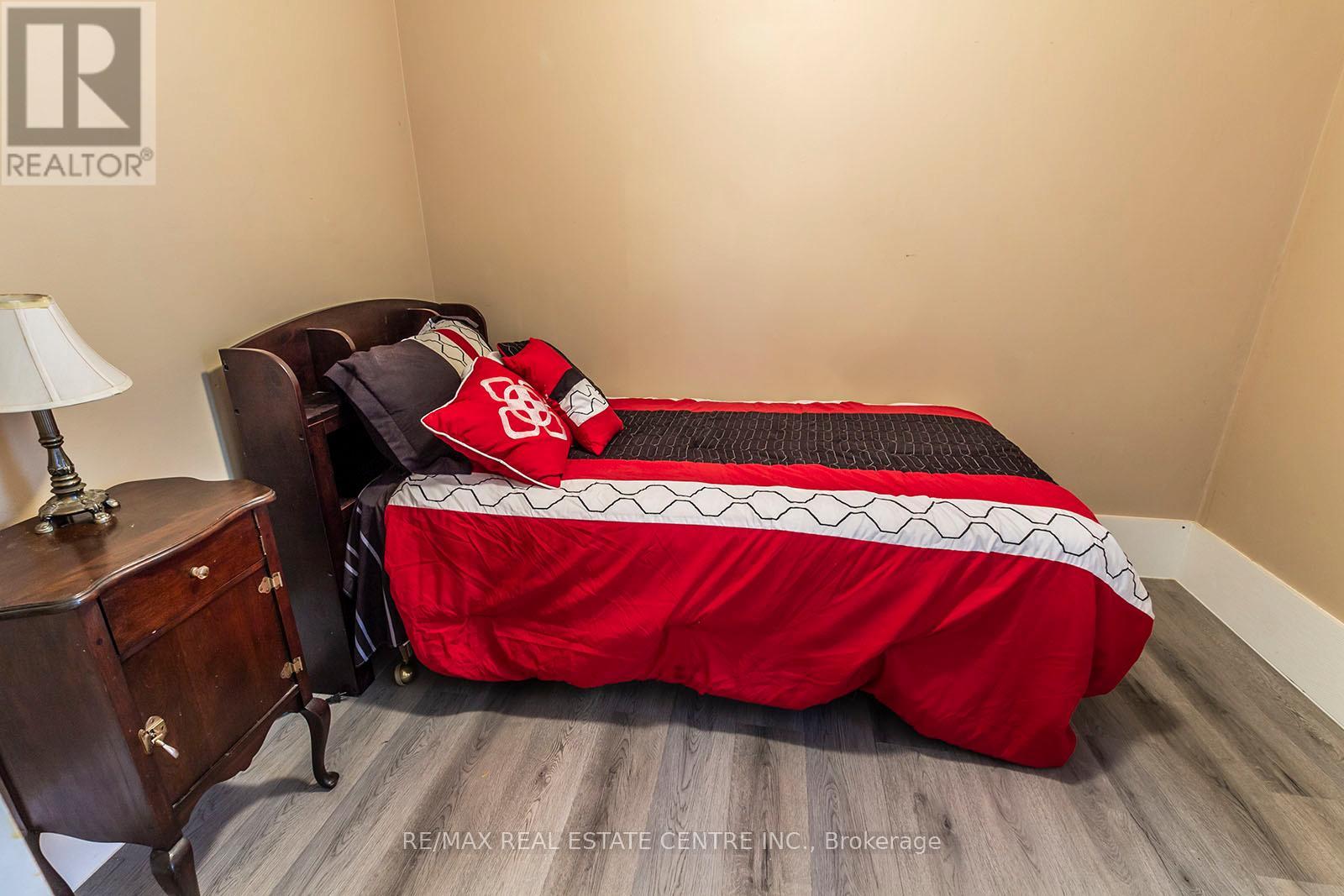 124 - 2095 Roche Court, Mississauga, Ontario L5K 2C8 - Photo 22 - W12419076