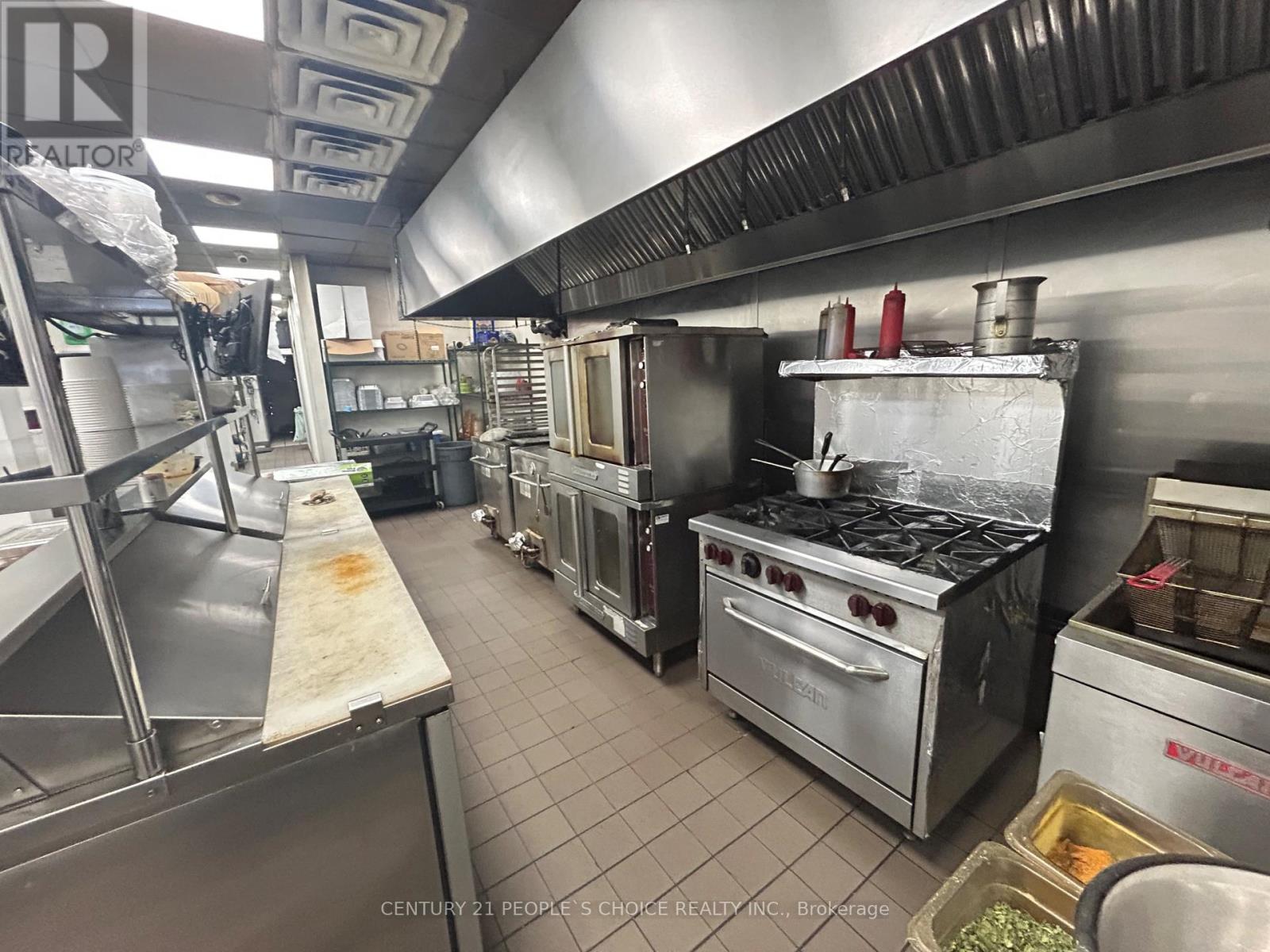 # 2 - 40 Centennial Parkway N, Hamilton, Ontario L8E 1H6 - Photo 11 - X12377705