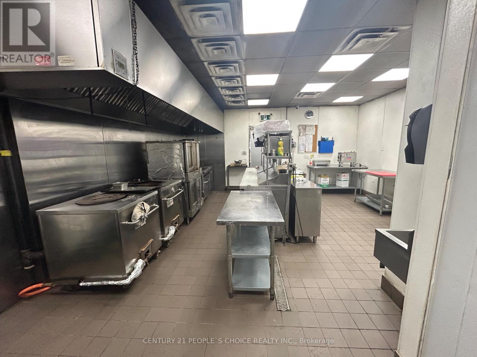 # 2 - 40 Centennial Parkway N, Hamilton, Ontario L8E 1H6 - Photo 5 - X12377705