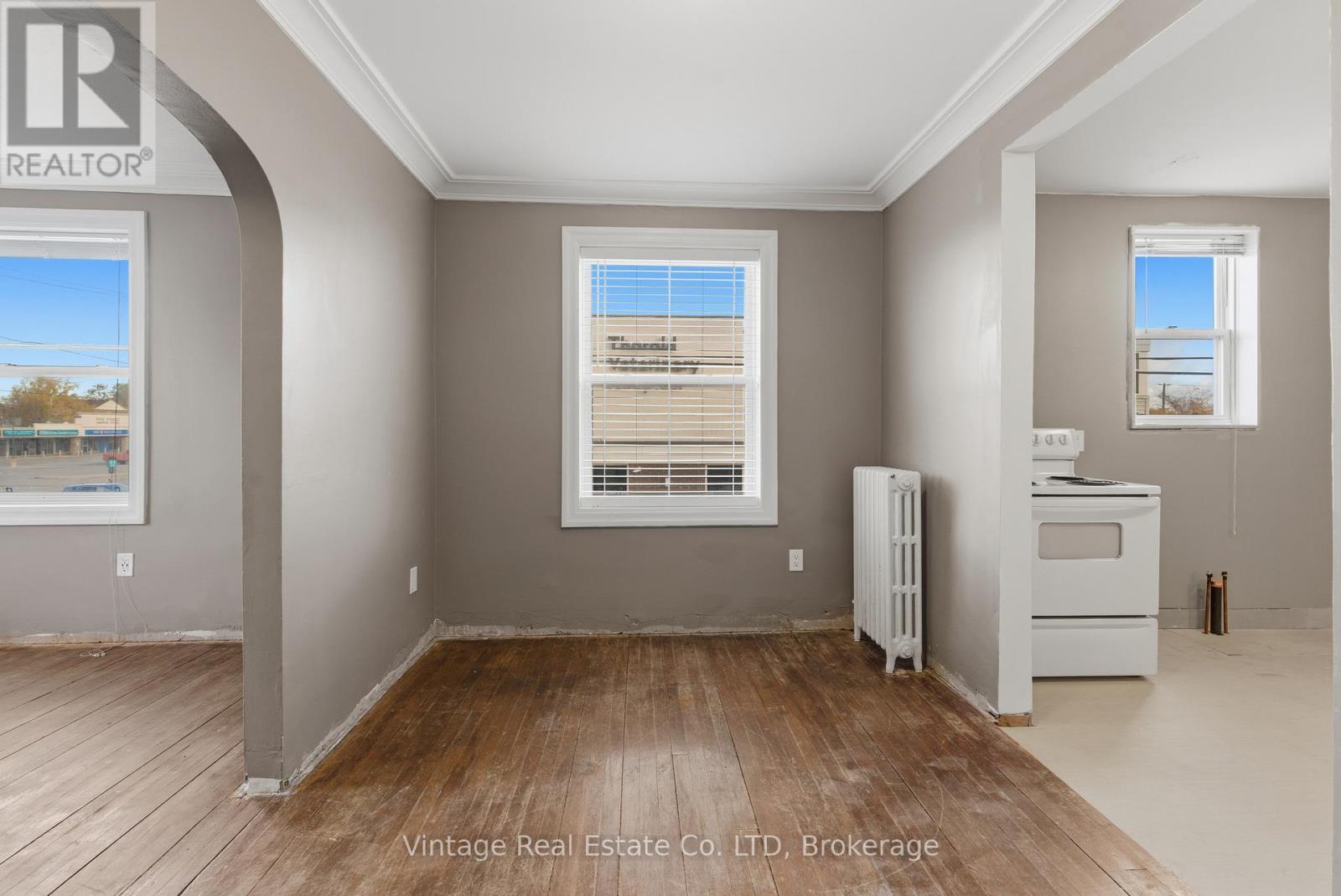 29 Albert Street W, Thorold, Ontario  L2V 2G2 - Photo 11 - X12525090