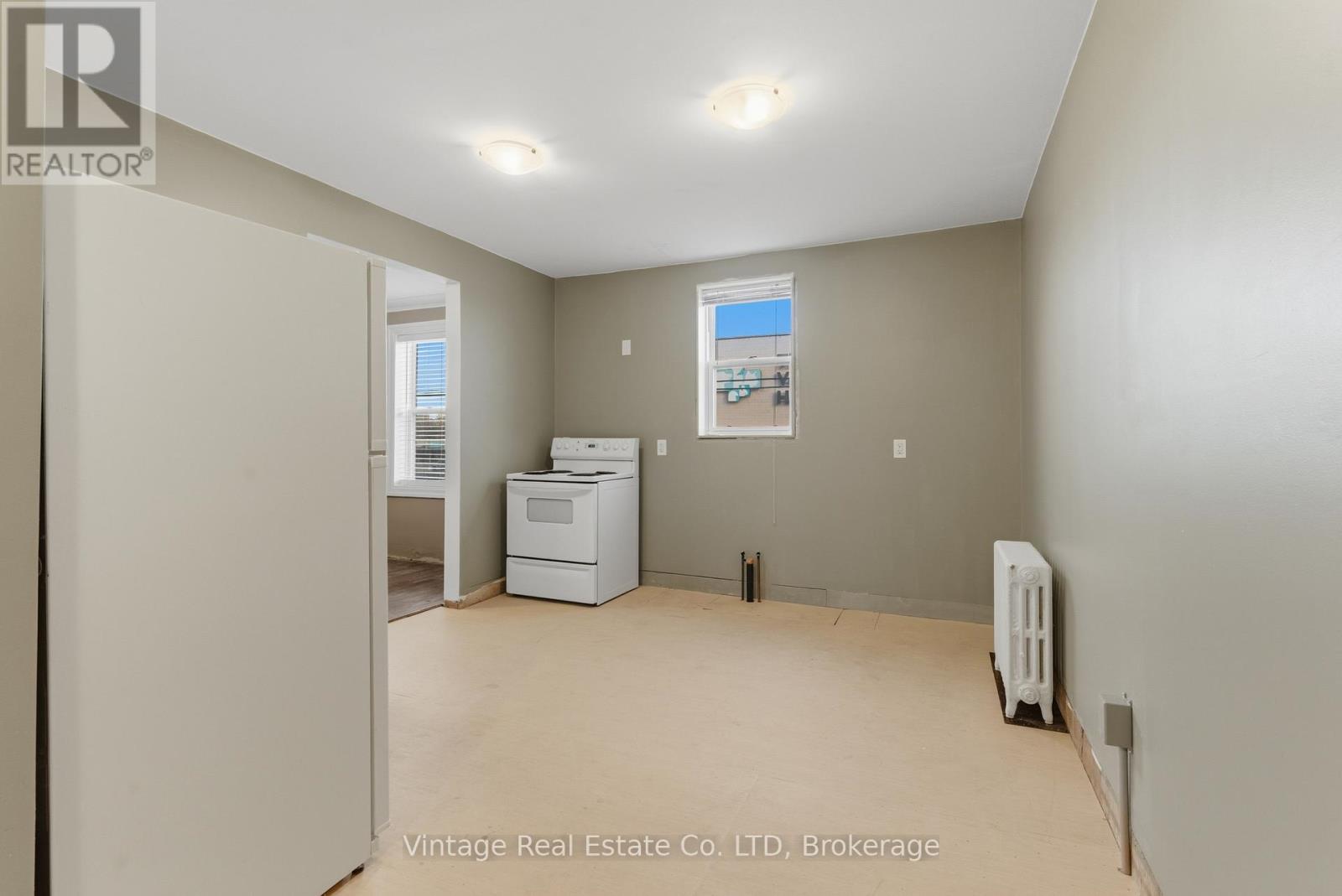 29 Albert Street W, Thorold, Ontario  L2V 2G2 - Photo 14 - X12525090