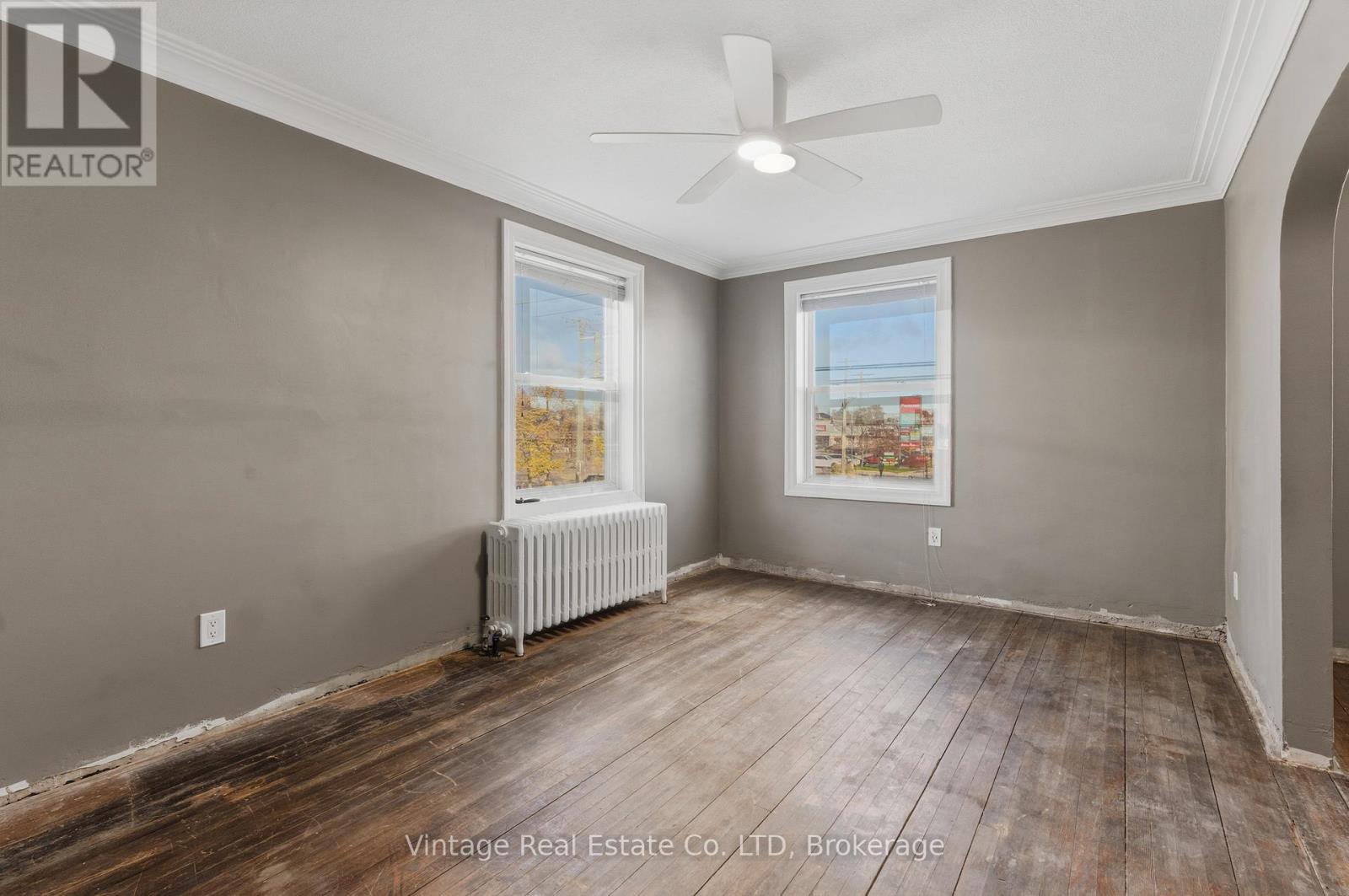 29 Albert Street W, Thorold, Ontario  L2V 2G2 - Photo 9 - X12525090