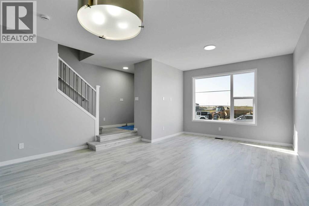 74 Corner Glen Grove Ne, Calgary, Alberta  T3N 2S9 - Photo 4 - A2258657