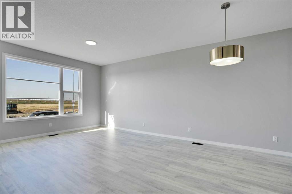 74 Corner Glen Grove Ne, Calgary, Alberta  T3N 2S9 - Photo 5 - A2258657