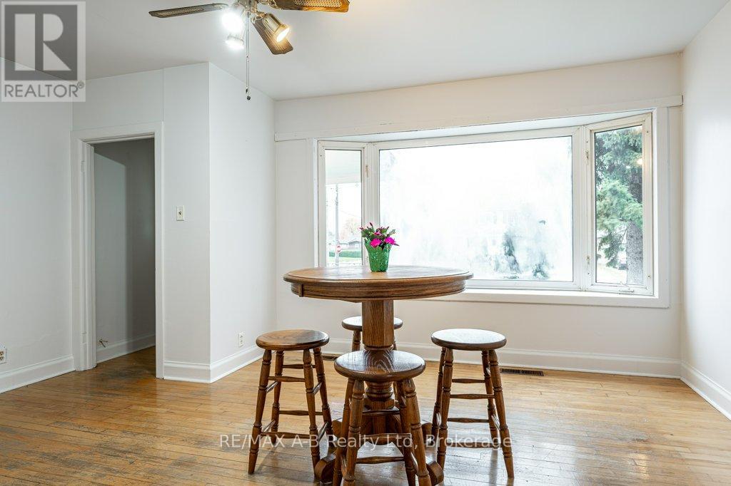 77 Pleasant Drive, Stratford, Ontario  N5A 4X2 - Photo 17 - X12525084