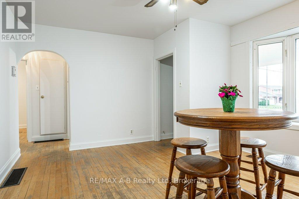 77 Pleasant Drive, Stratford, Ontario  N5A 4X2 - Photo 18 - X12525084