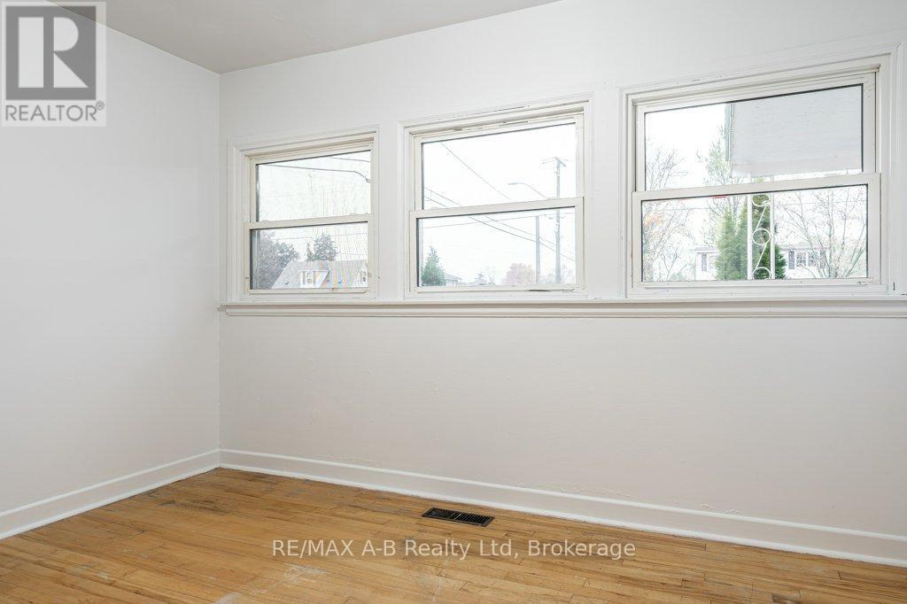 77 Pleasant Drive, Stratford, Ontario  N5A 4X2 - Photo 21 - X12525084