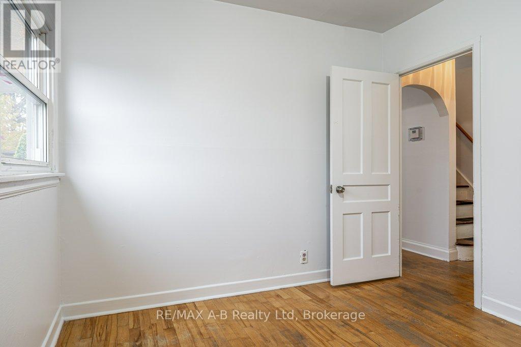 77 Pleasant Drive, Stratford, Ontario  N5A 4X2 - Photo 22 - X12525084