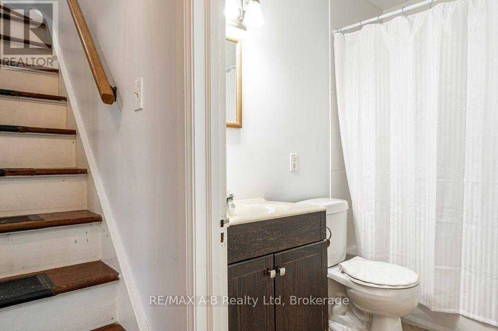 77 Pleasant Drive, Stratford, Ontario  N5A 4X2 - Photo 24 - X12525084