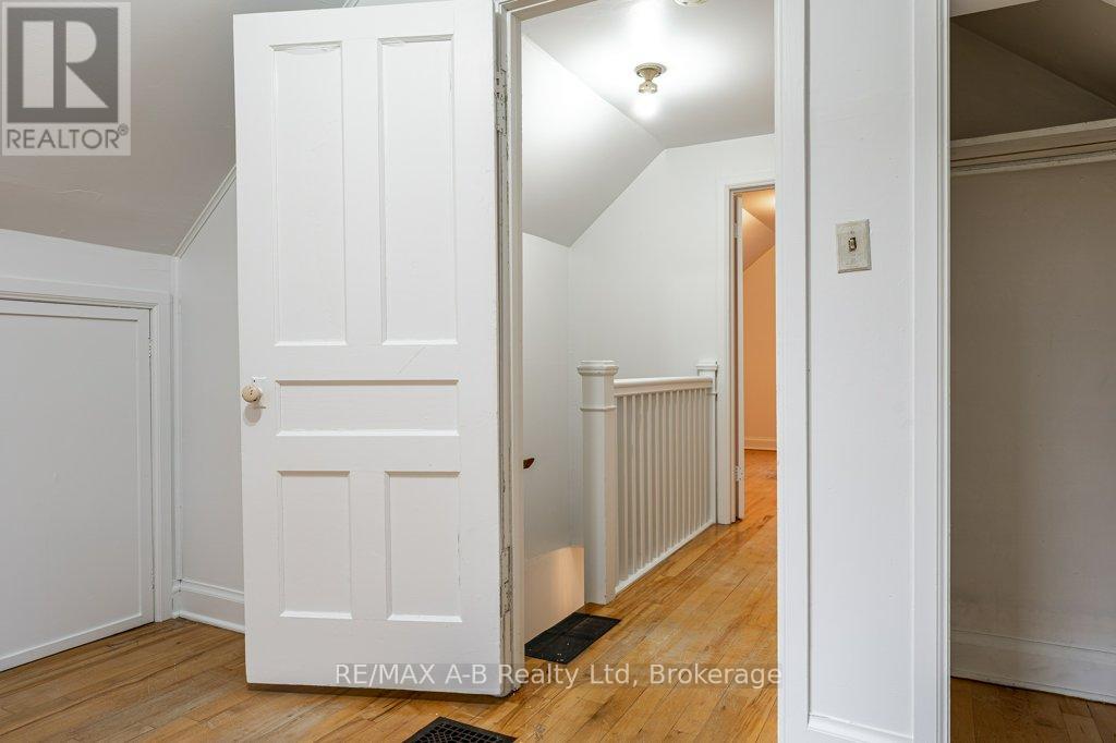 77 Pleasant Drive, Stratford, Ontario  N5A 4X2 - Photo 30 - X12525084