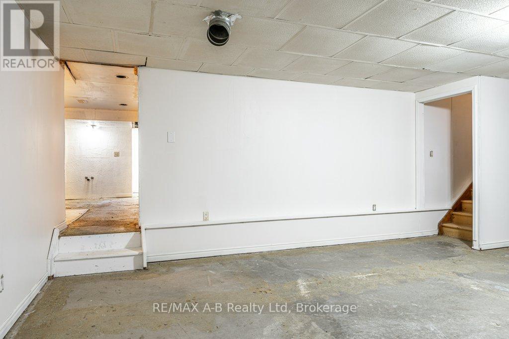 77 Pleasant Drive, Stratford, Ontario  N5A 4X2 - Photo 33 - X12525084