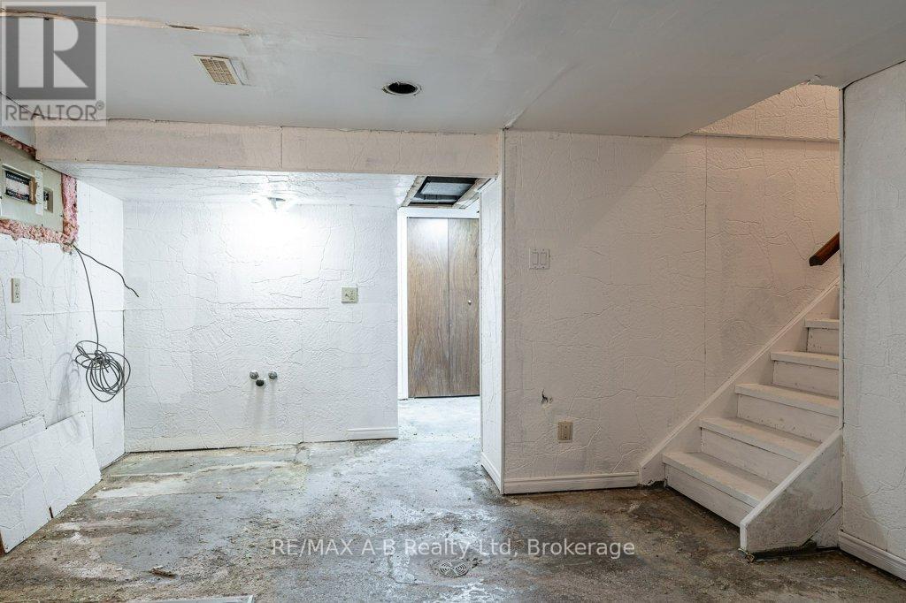 77 Pleasant Drive, Stratford, Ontario  N5A 4X2 - Photo 36 - X12525084