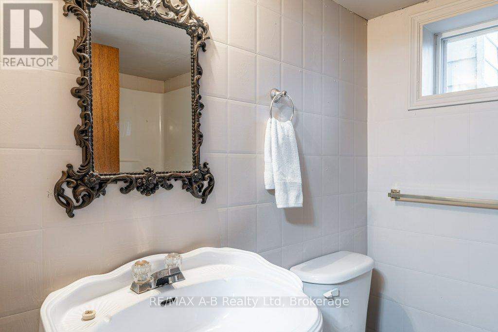 77 Pleasant Drive, Stratford, Ontario  N5A 4X2 - Photo 41 - X12525084