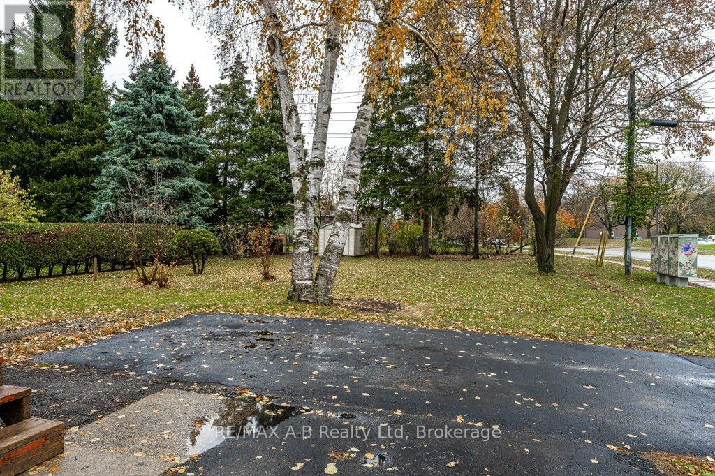 77 Pleasant Drive, Stratford, Ontario  N5A 4X2 - Photo 43 - X12525084