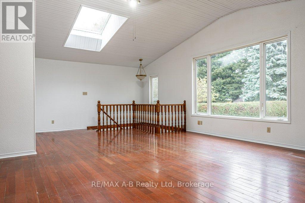 77 Pleasant Drive, Stratford, Ontario  N5A 4X2 - Photo 7 - X12525084