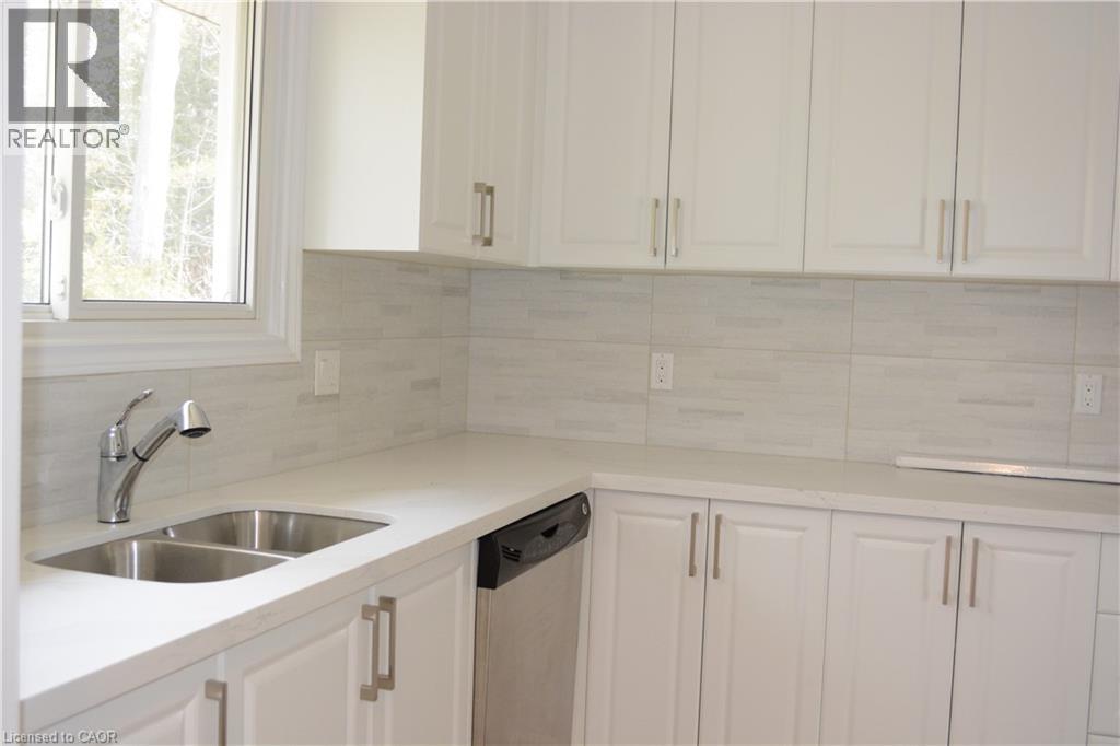 142 Longwood Drive Unit# Unit 1, Waterloo, Ontario  N2L 4B9 - Photo 2 - 40785448