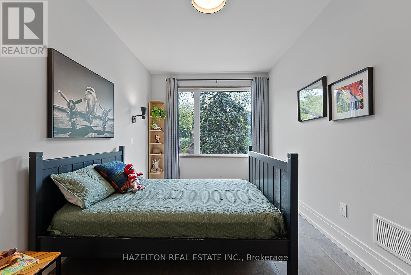 35 Worthington Crescent, Toronto, Ontario M6S 3P5 - Photo 17 - W12428121