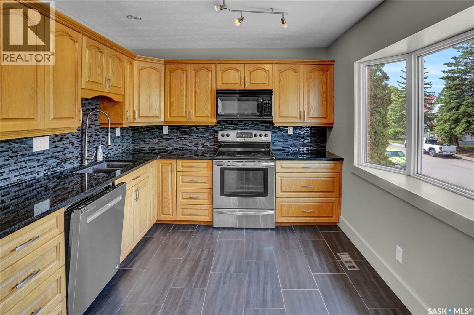 147 Hochelaga Street W, Moose Jaw, Saskatchewan  S6H 2G2 - Photo 14 - SK023697