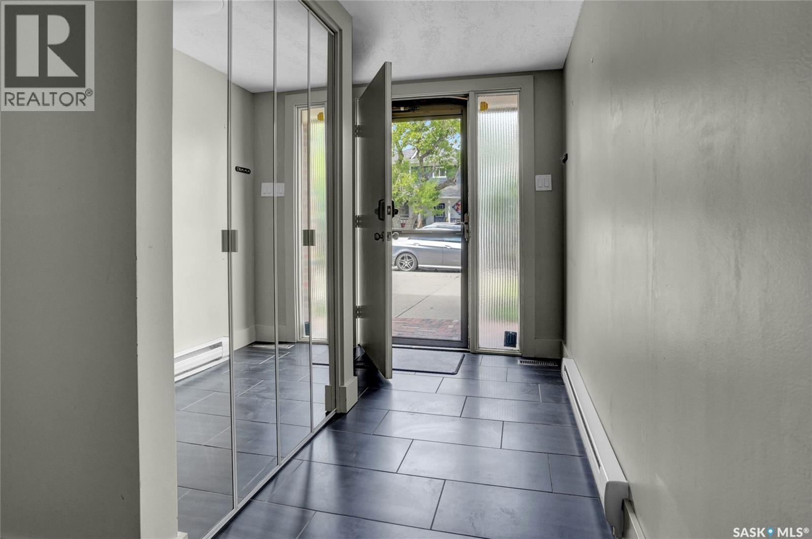 147 Hochelaga Street W, Moose Jaw, Saskatchewan  S6H 2G2 - Photo 5 - SK023697