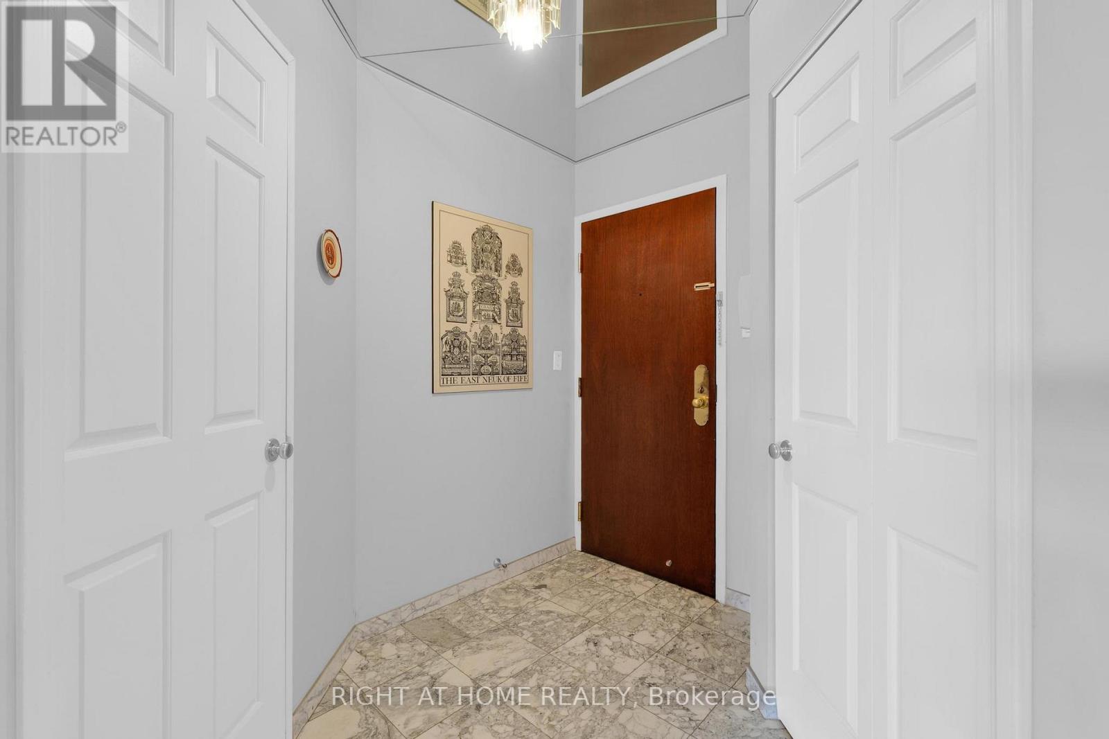 2503 - 1300 Islington Avenue, Toronto, Ontario  M9A 5C4 - Photo 6 - W12525076