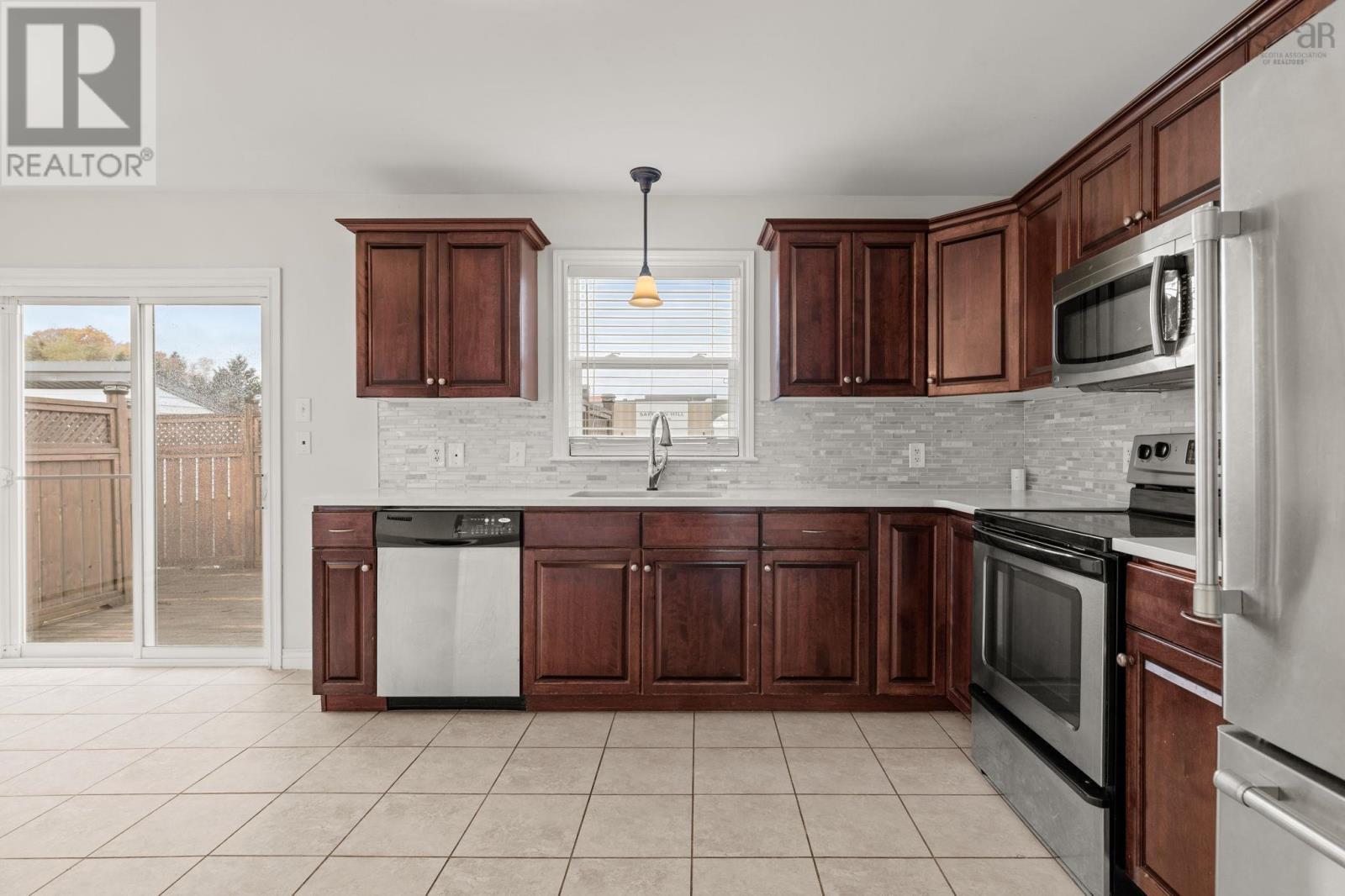 Property at 27-29 Grayson Court image 3