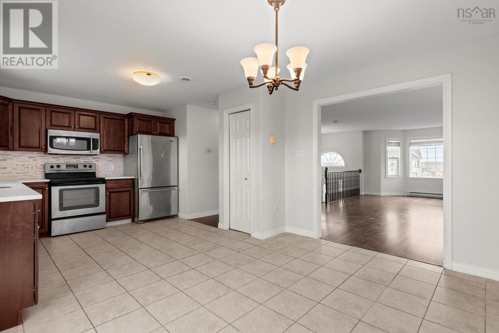 Property at 27-29 Grayson Court image 4