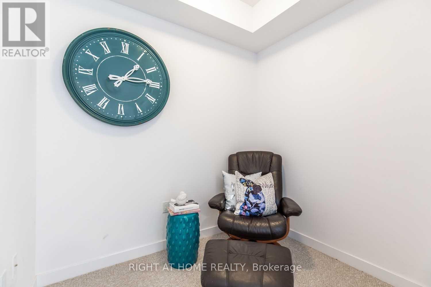 334 - 125 Shoreview Place, Hamilton, Ontario  L8E 0K3 - Photo 5 - X12525074