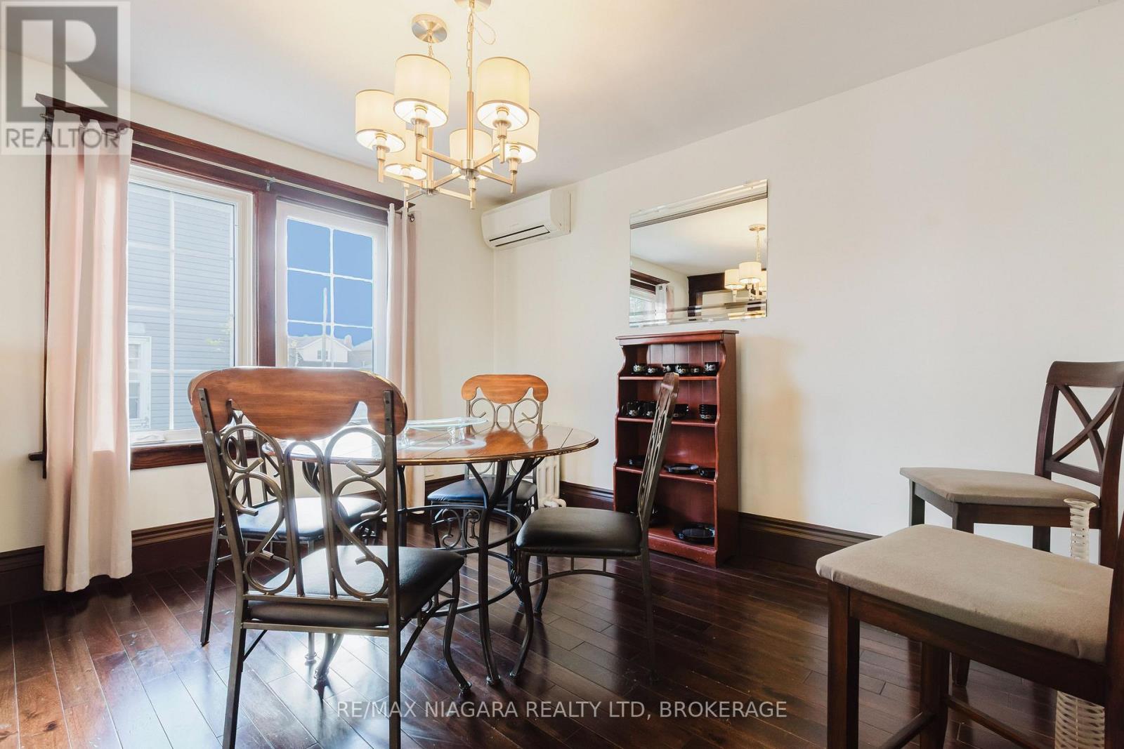 4765 Second Avenue, Niagara Falls, Ontario L2E 4H7 - Photo 11 - X12525104