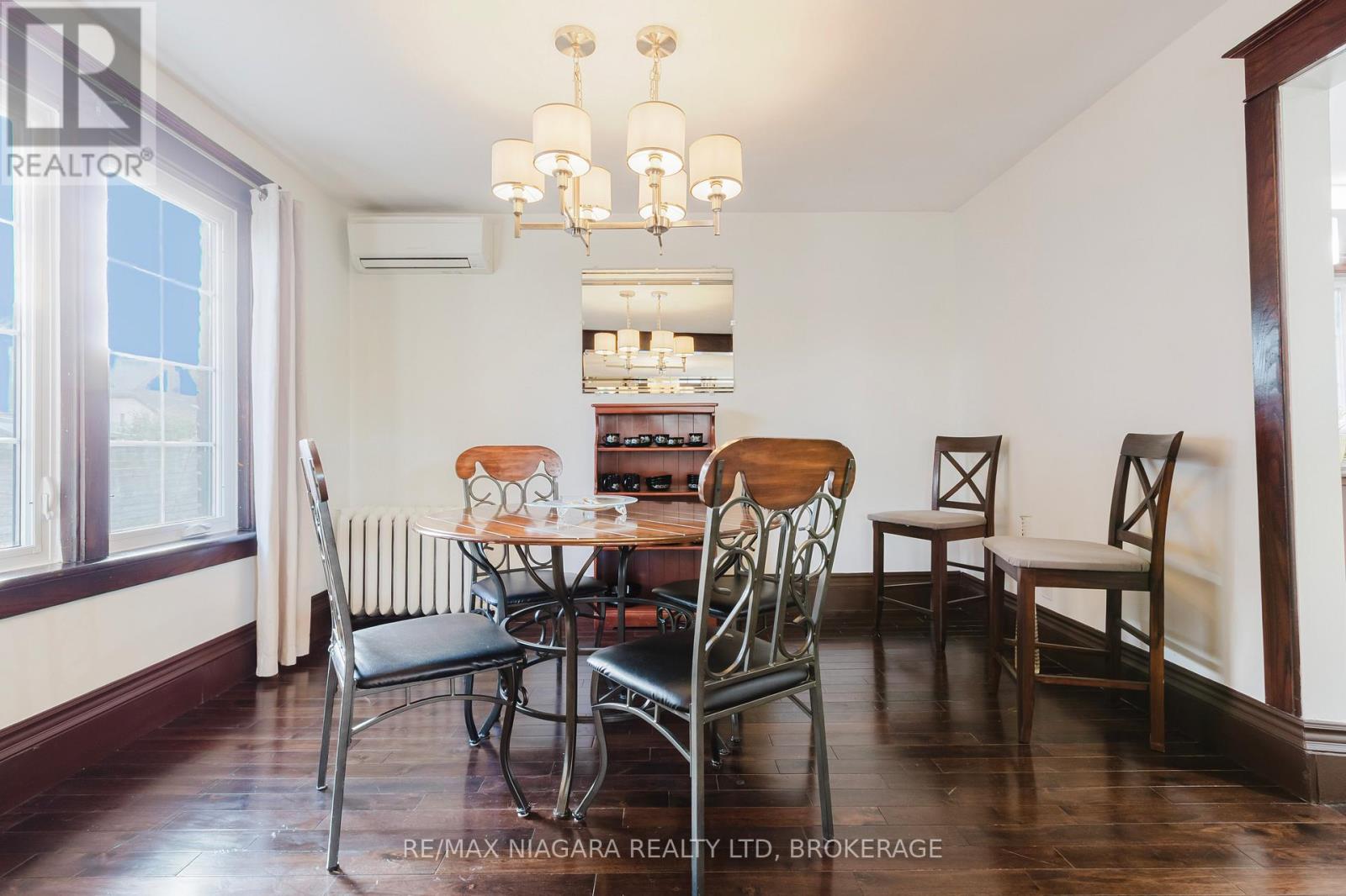 4765 Second Avenue, Niagara Falls, Ontario L2E 4H7 - Photo 12 - X12525104