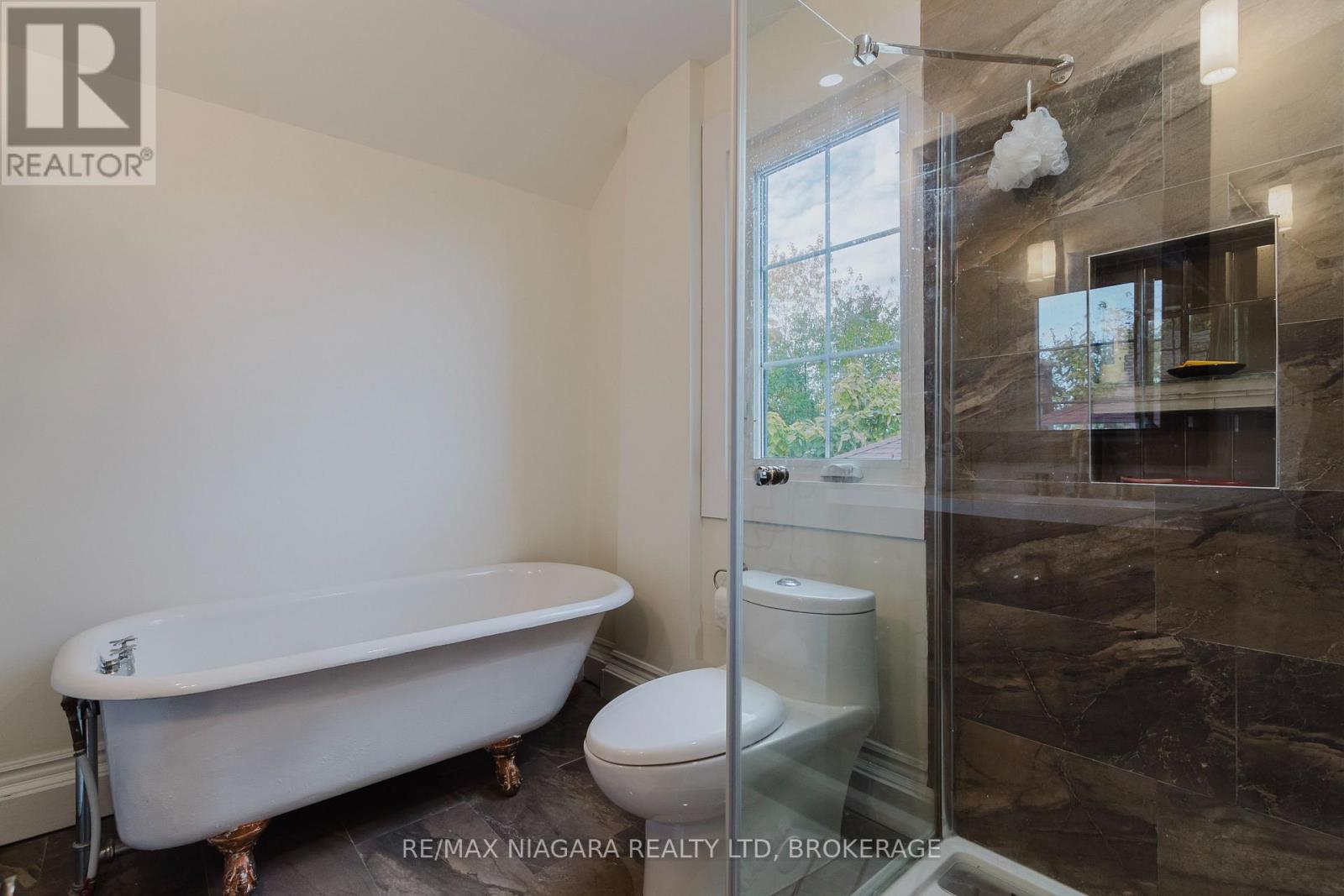 4765 Second Avenue, Niagara Falls, Ontario L2E 4H7 - Photo 22 - X12525104