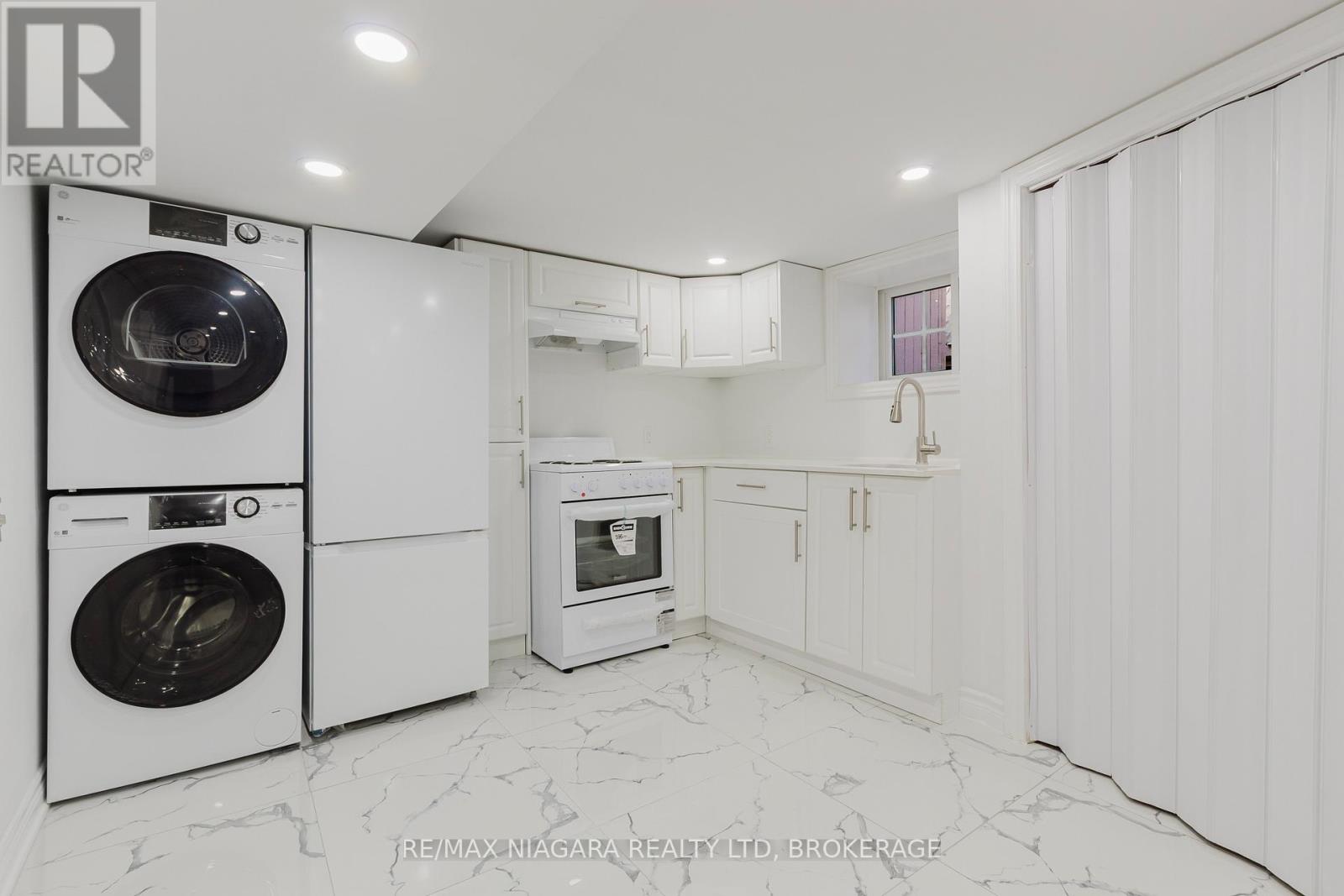 4765 Second Avenue, Niagara Falls, Ontario L2E 4H7 - Photo 37 - X12525104