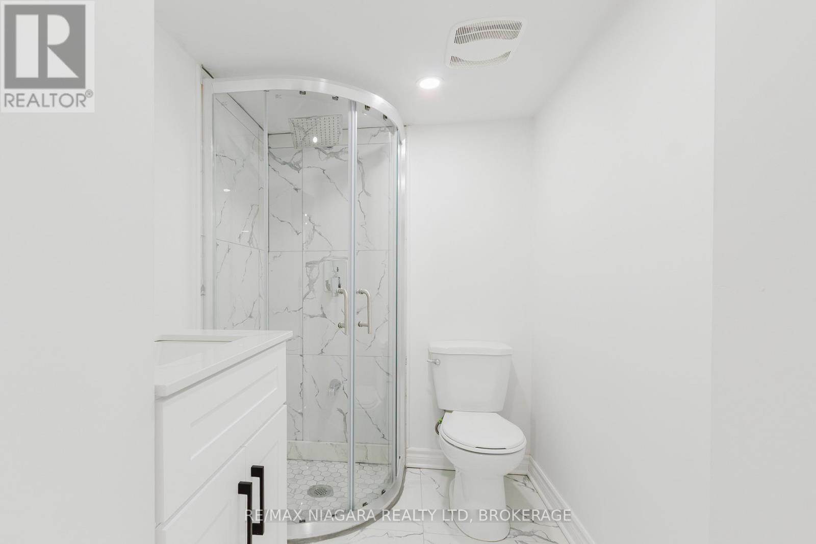 4765 Second Avenue, Niagara Falls, Ontario L2E 4H7 - Photo 38 - X12525104