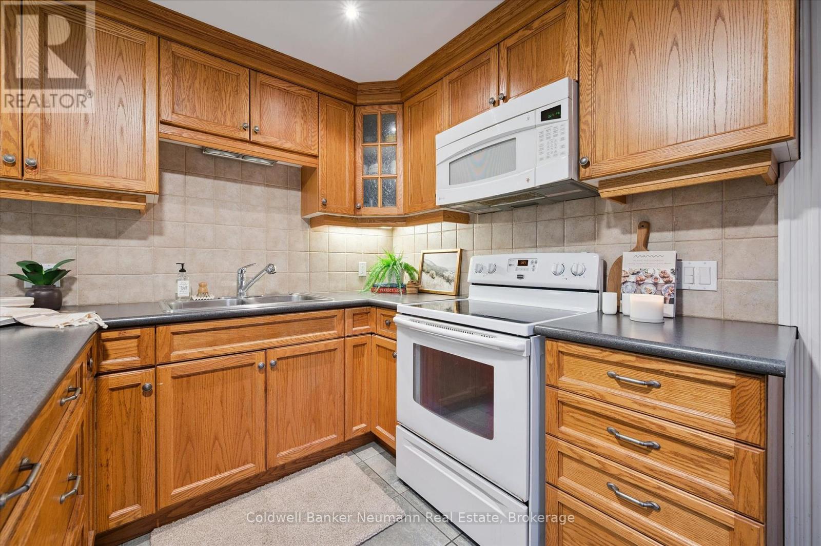 8 Drew Street, Guelph, Ontario  N1H 1Z5 - Photo 10 - X12525096