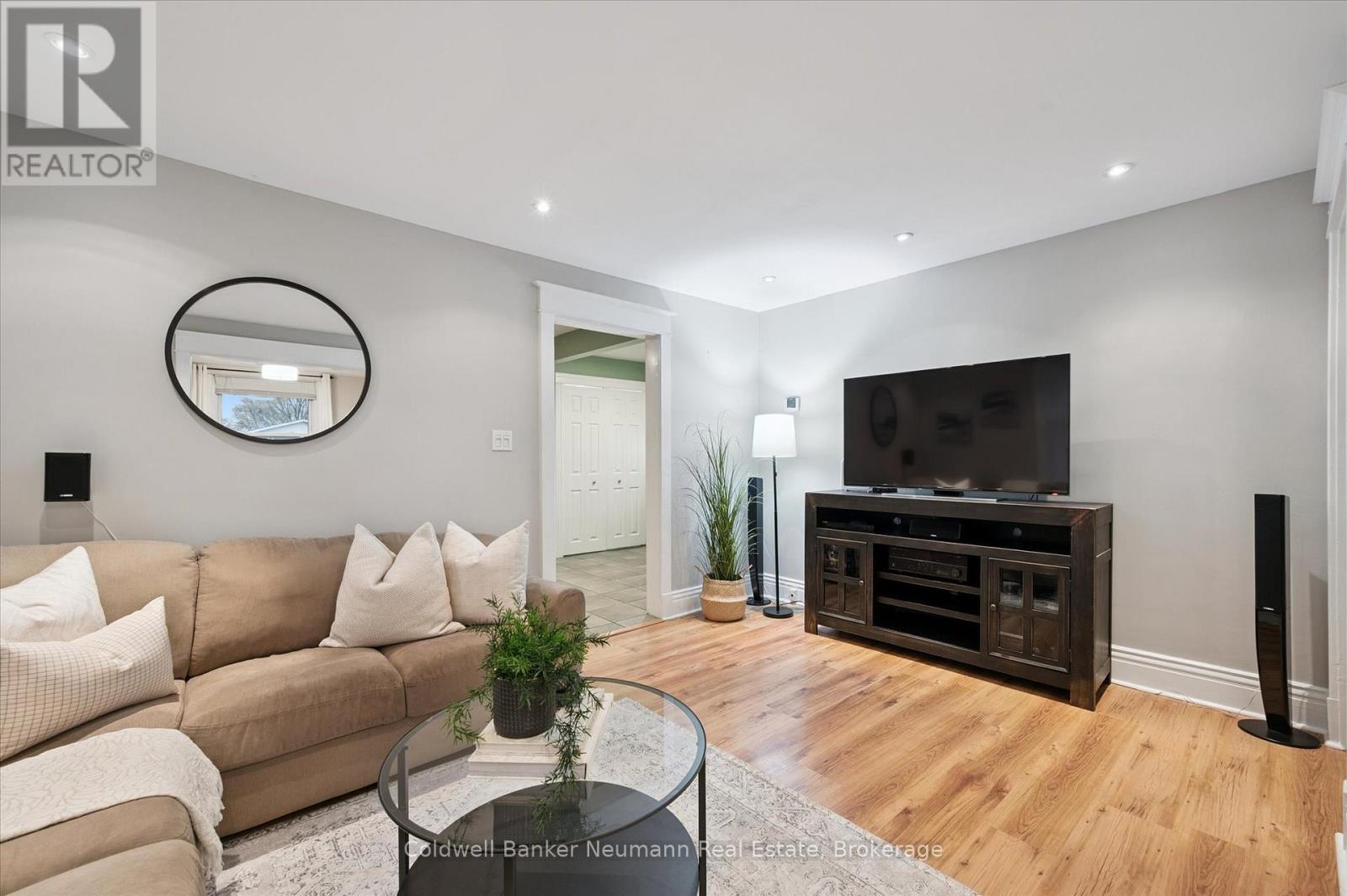 8 Drew Street, Guelph, Ontario  N1H 1Z5 - Photo 5 - X12525096