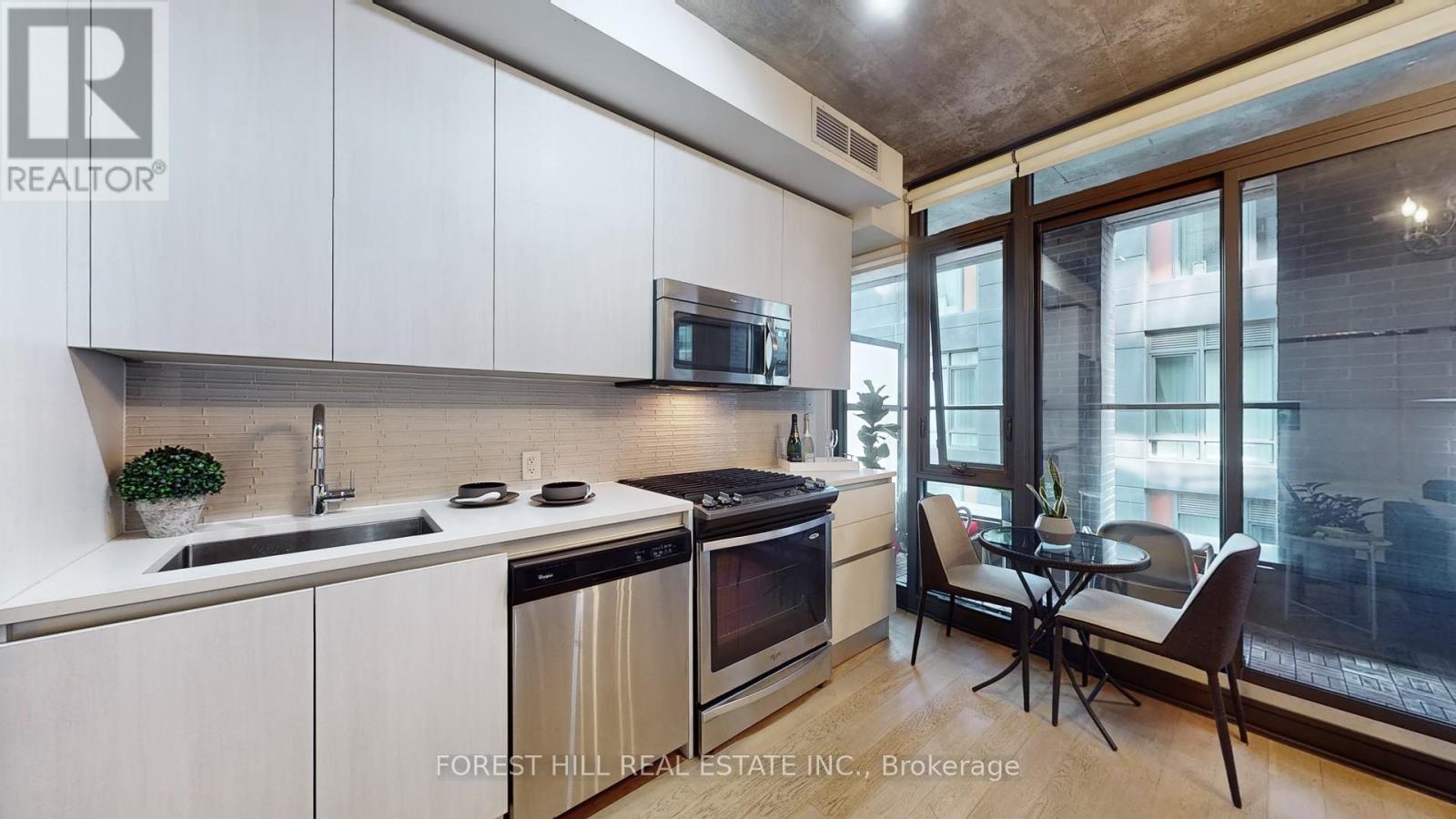 415 - 111 Bathurst Street, Toronto, Ontario  M5V 0M9 - Photo 11 - C12525108