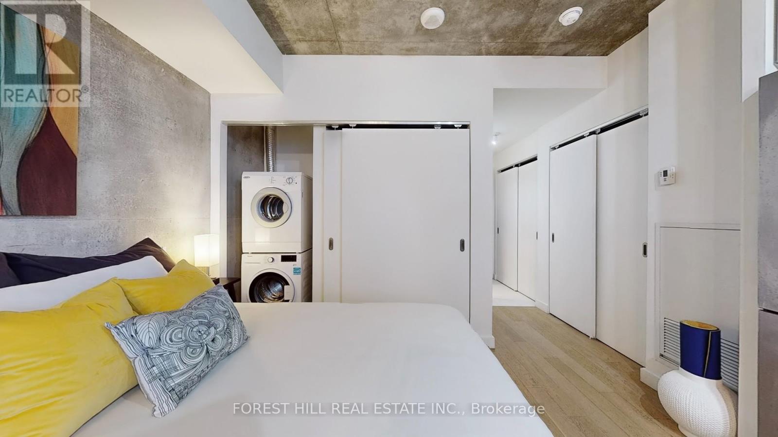 415 - 111 Bathurst Street, Toronto, Ontario  M5V 0M9 - Photo 8 - C12525108