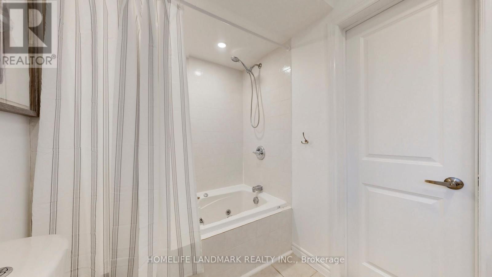 714 Conacher Drive, Toronto (Newtonbrook East), Ontario  M2M 3N6 - Photo 29 - C12515460