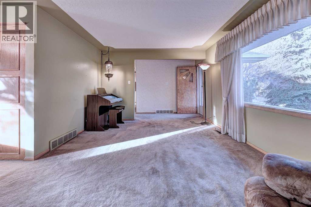 71 Rosery Drive Nw, Calgary, Alberta  T2K 1L4 - Photo 8 - A2263718