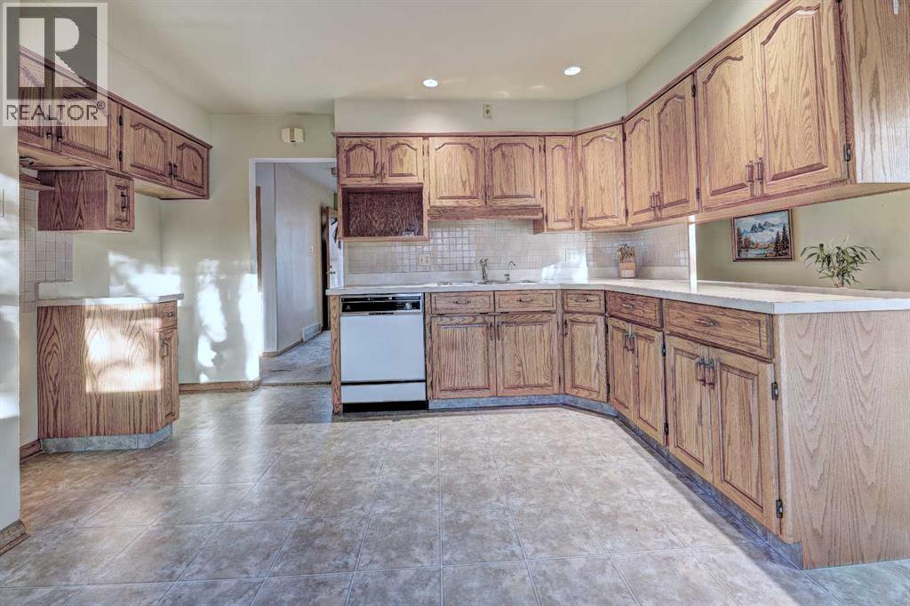 71 Rosery Drive Nw, Calgary, Alberta  T2K 1L4 - Photo 12 - A2263718